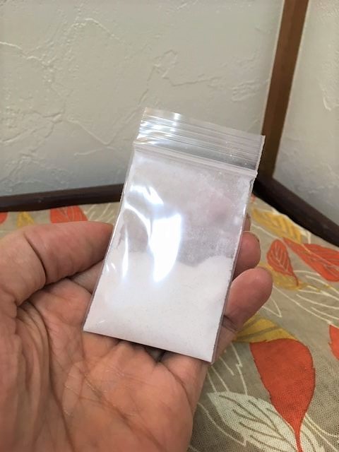 白い粉　アミノ酸サプリメント