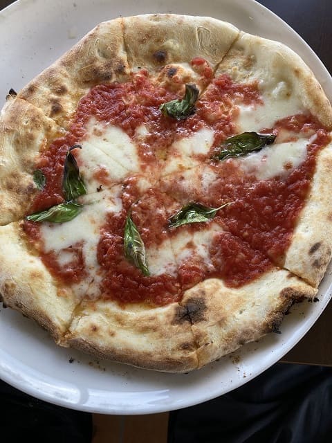 ピッツァ　マルゲリータ