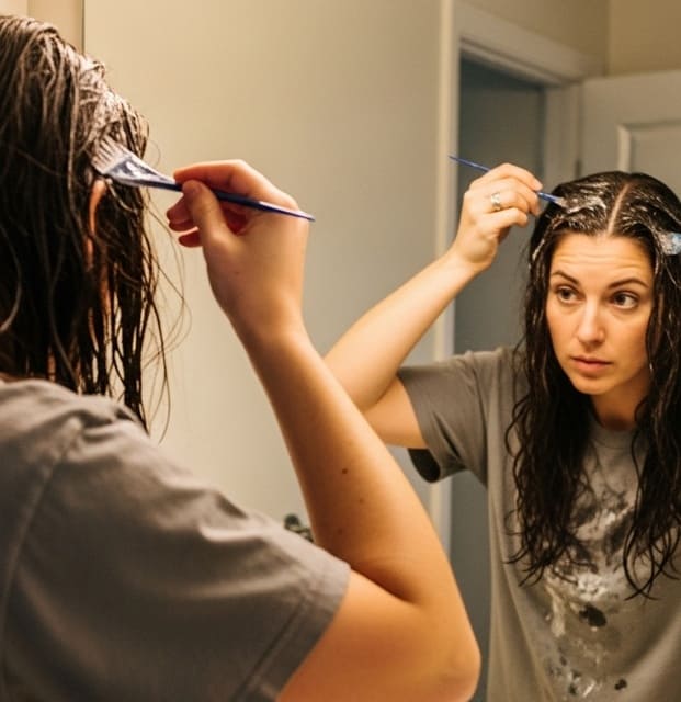 【髪】なぜカラートリートメントを続けると髪がパサパサするの？